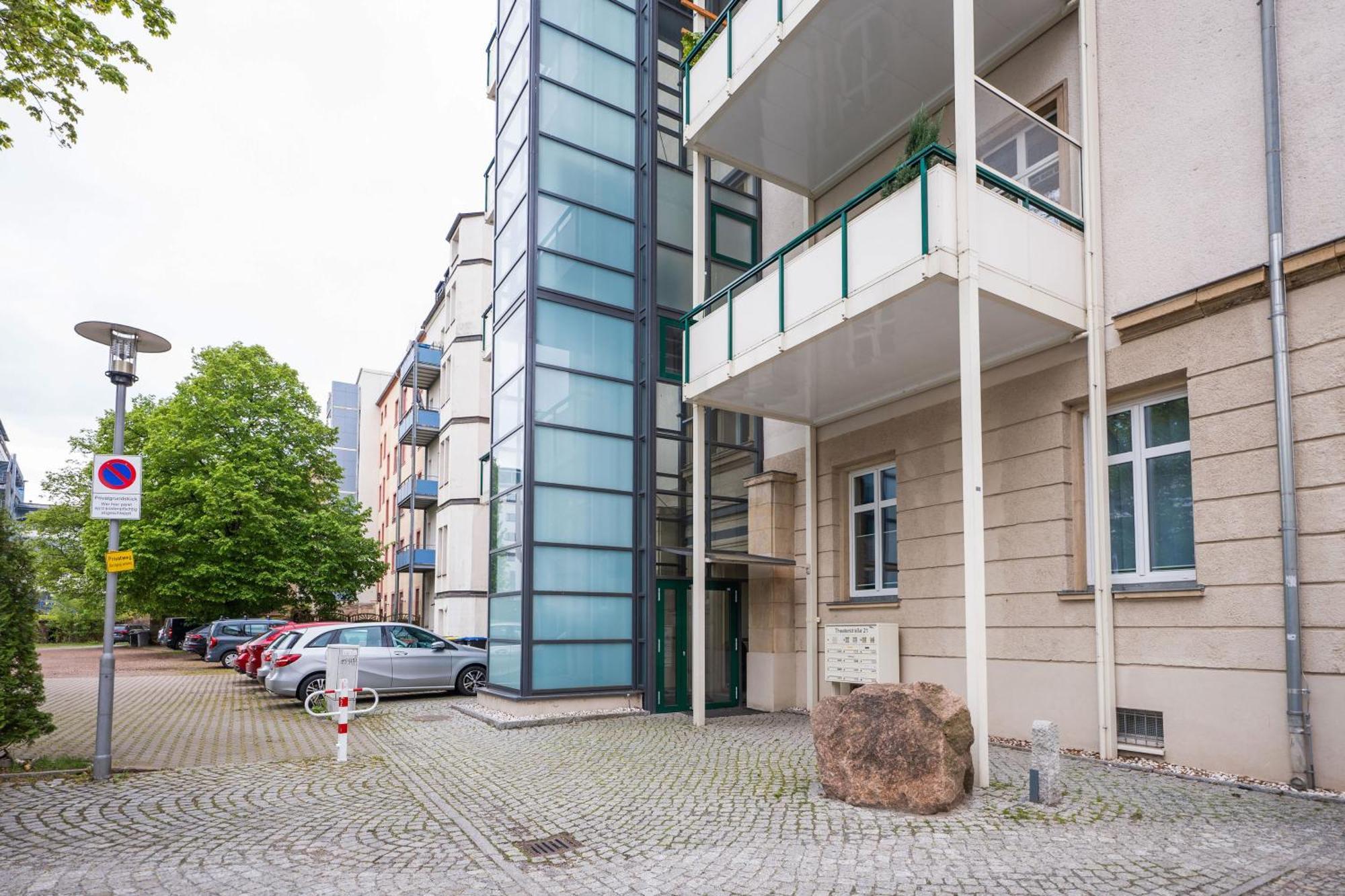 T21 - Apartment Direkt Im Zentrum Mit Parkplatz Chemnitz Exterior foto